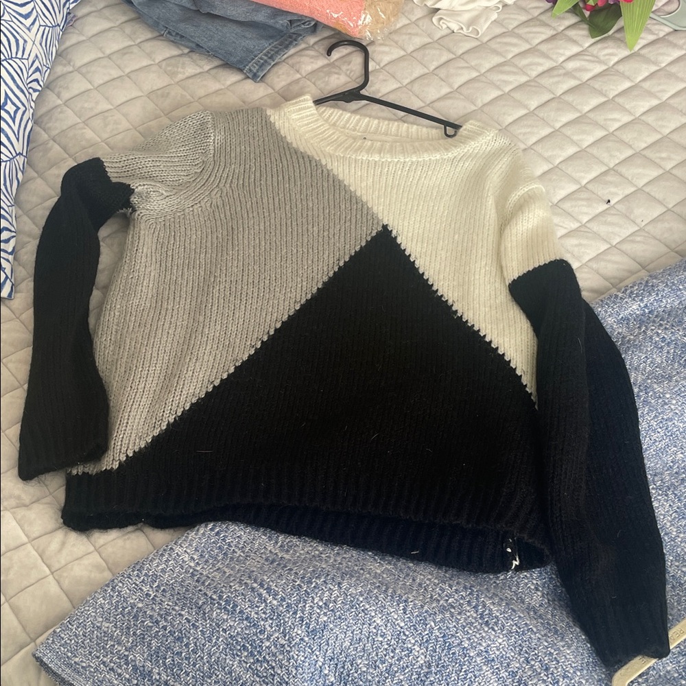 Elegant Tri-Tone Sweater - Black, Gray, and Cream